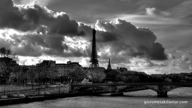 Eiffel ve Seine Nehri